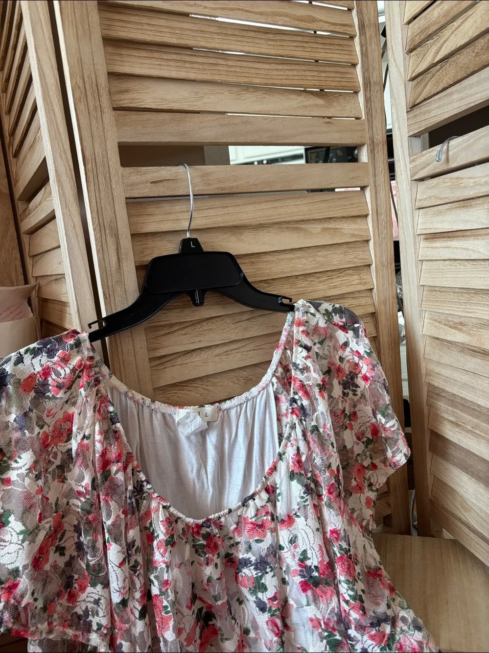 love J Floral Lace  Lined Caftan Style Top With Pink Roses Large